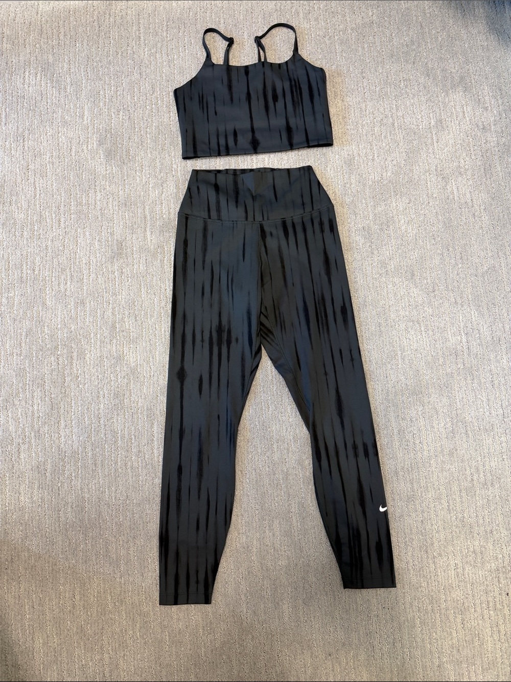 Nike Black Tie-Dye Pattern High-Waist Leggings with Matching Crop Top